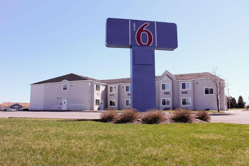Quality Inn & Suites Watertown Fort Drum Calcium Eksteriør bilde