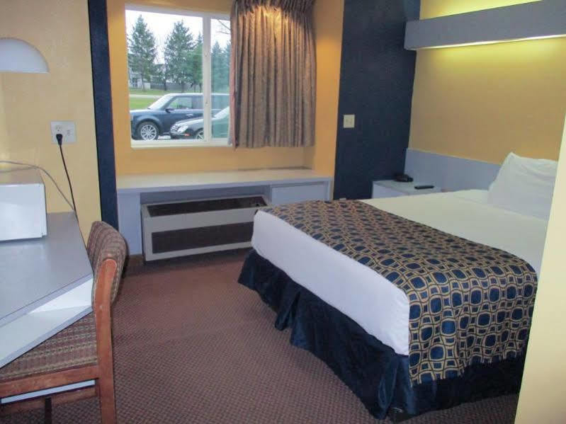 Quality Inn & Suites Watertown Fort Drum Calcium Eksteriør bilde